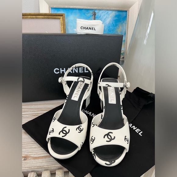 Chanel 22S White Black Lambskin CC Logo Platform Strap Block Heel Sandal 37 - Picture 3 of 11